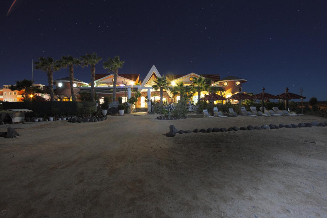 Residencial Cabo Verde Palace Санта-Мария Экстерьер фото